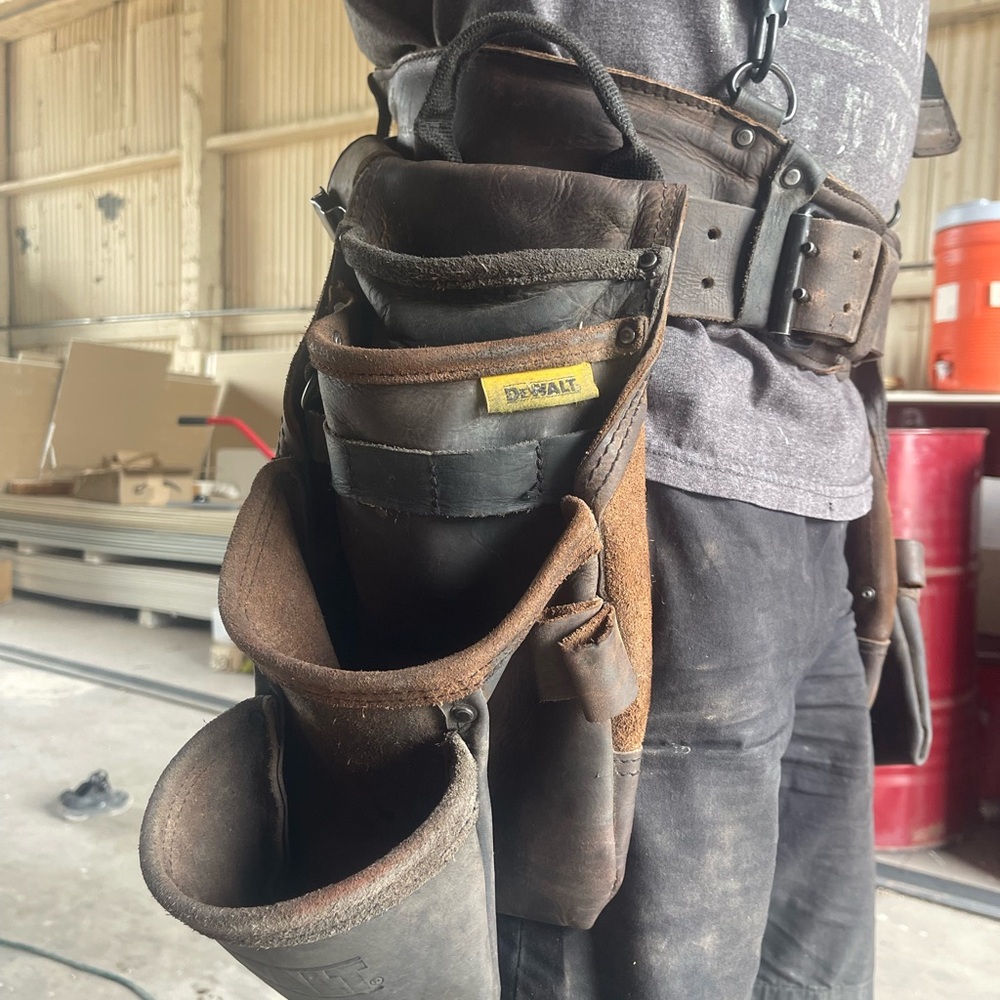 DEWALT Brown Leather Belt Tool Pouch - Men's Work Belt Bag